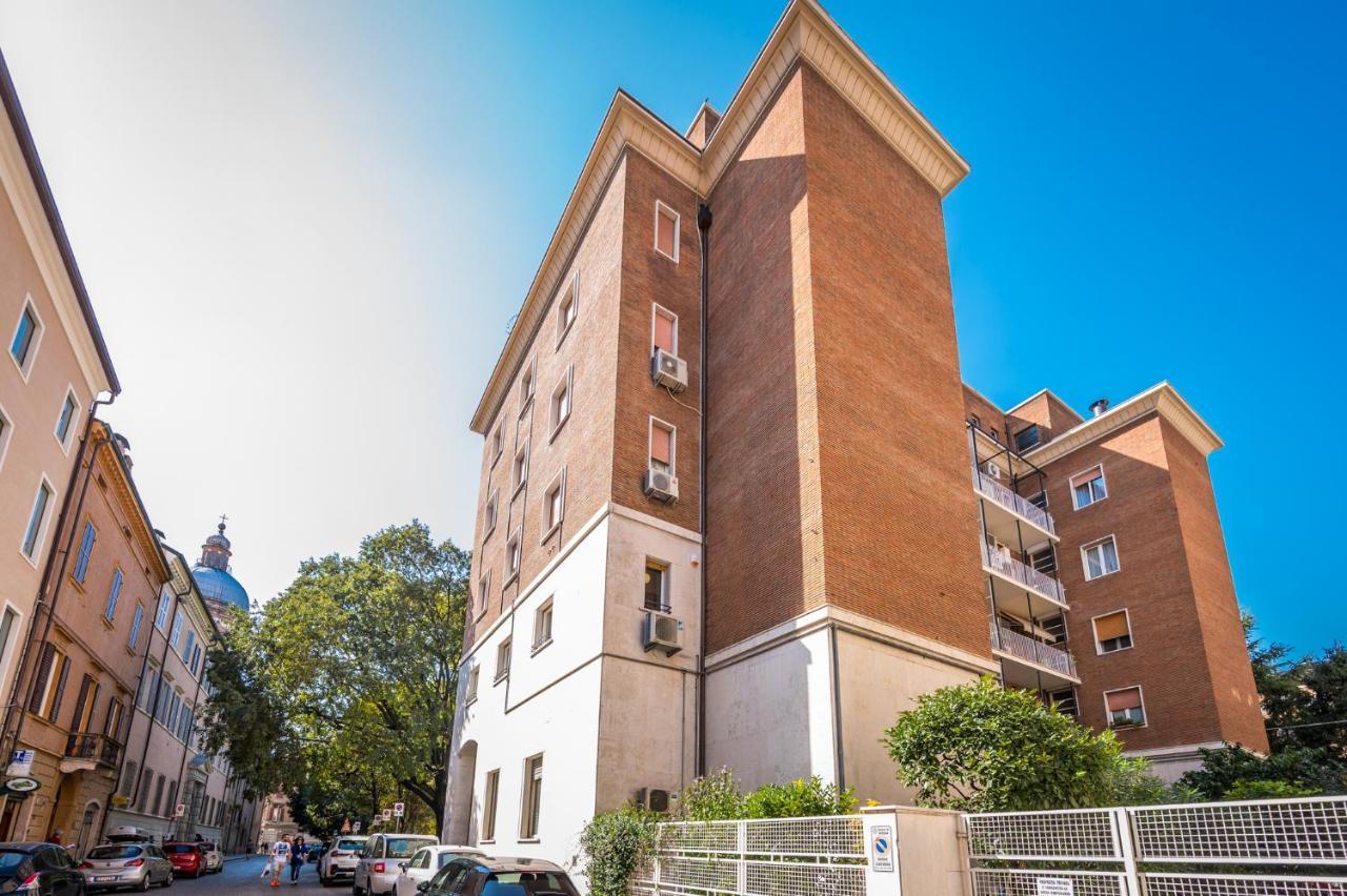 Appartement Altalena Sulla Piazza, Un Affaccio D'Eccezione à Modène Extérieur photo