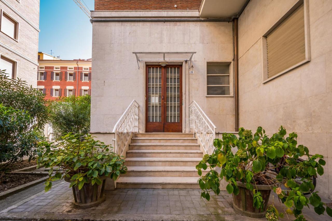 Appartement Altalena Sulla Piazza, Un Affaccio D'Eccezione à Modène Extérieur photo